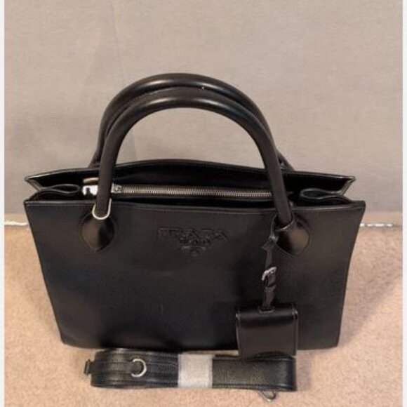 PRADA MONOCHROME TWO WAY TOTE/CROSSBODY AUTHENTICATED PREMIUM CONDITION SILVER - Picture 11 of 16